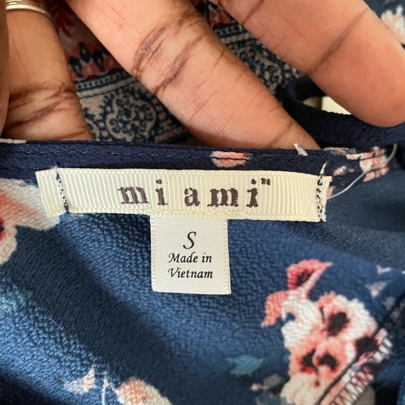 Miami Floral Romper Size Small NWT - Picture 8 of 8